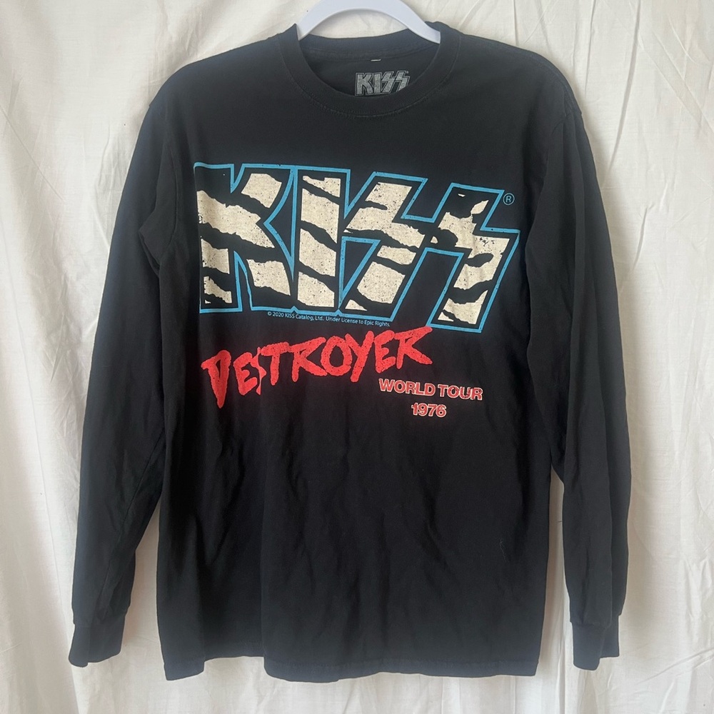 black long sleeve graphic tee